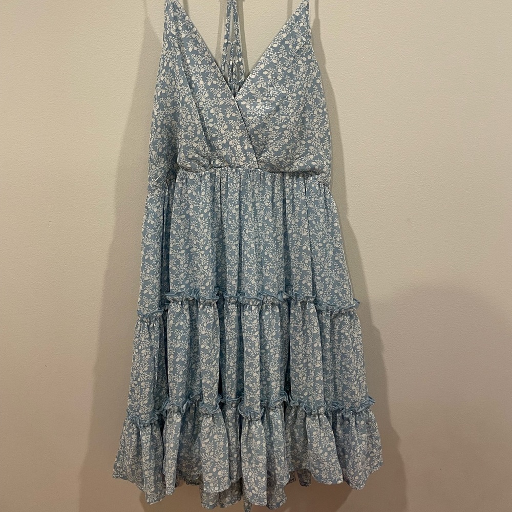 Light blue/white floral flowy dress